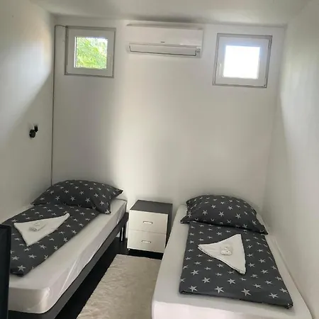 Arany Apartman Ξενοδοχείο με διαμερίσματα Cegléd